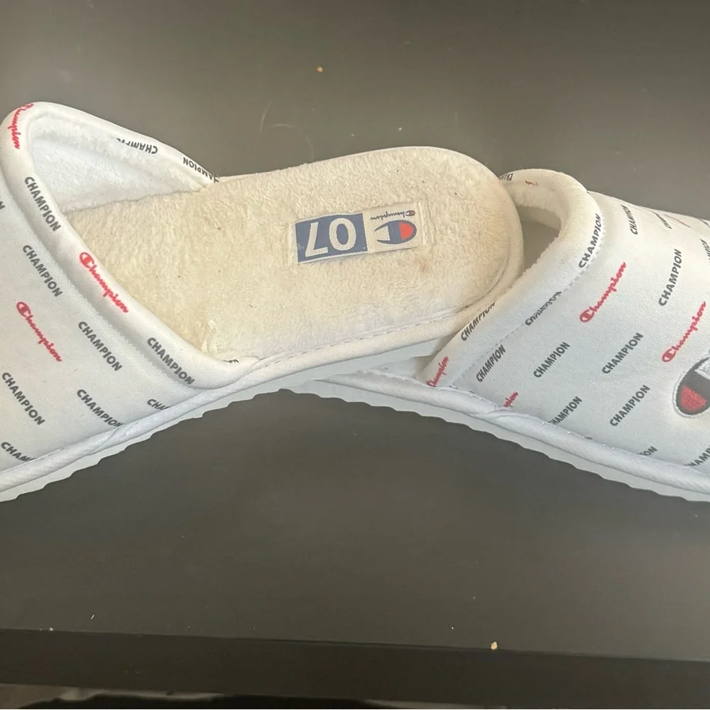 Slippers - Picture 3 of 4